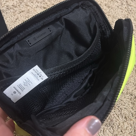 Lululemon fannypack - Picture 2 of 5